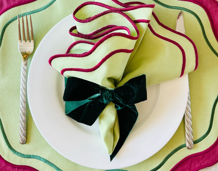 Rond de serviette noeud en velour vert emeraude