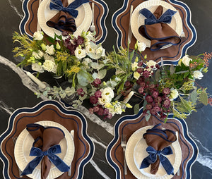 L'ensemble Brownie (set de table, serviette, dessous de verre, un rond de serviette)