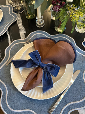 L'ensemble Brownie (set de table, serviette, dessous de verre, un rond de serviette)