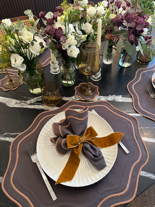 L'ensemble Moka (set de table, serviette, dessous de verre, deux ronds de serviette)