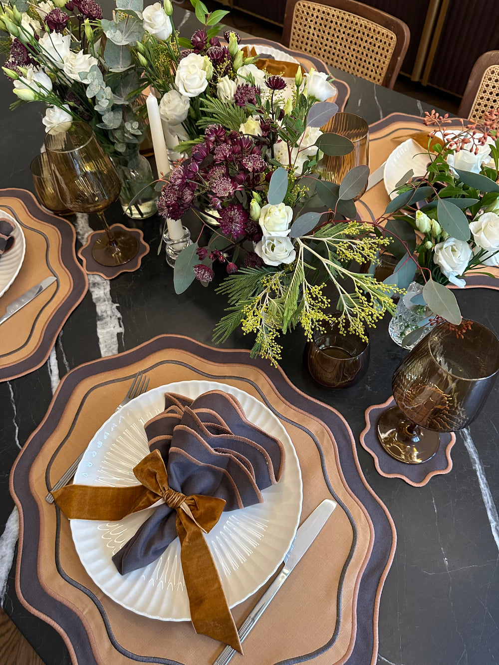 L'ensemble Moka (set de table, serviette, dessous de verre, deux ronds de serviette)